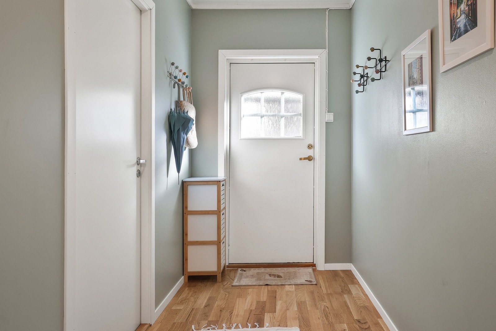 Vel inne blir du møtt av en lys og flott entré. Galleribilde