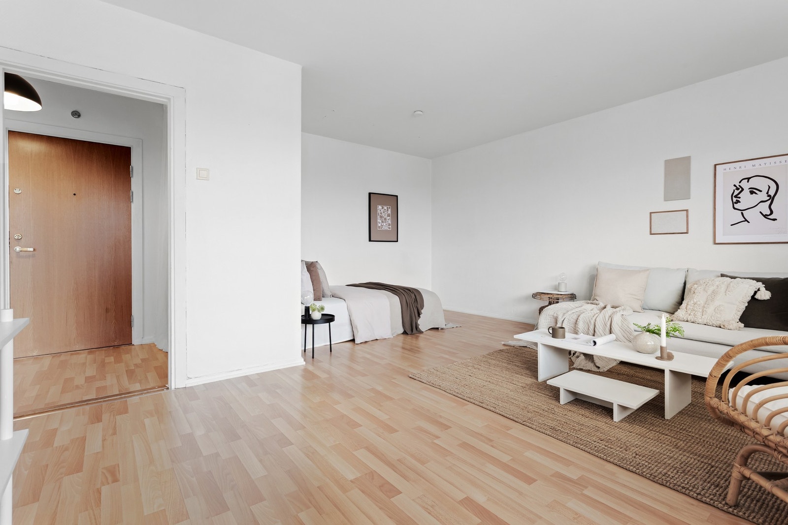 Vi går inn igjen. Galleribilde