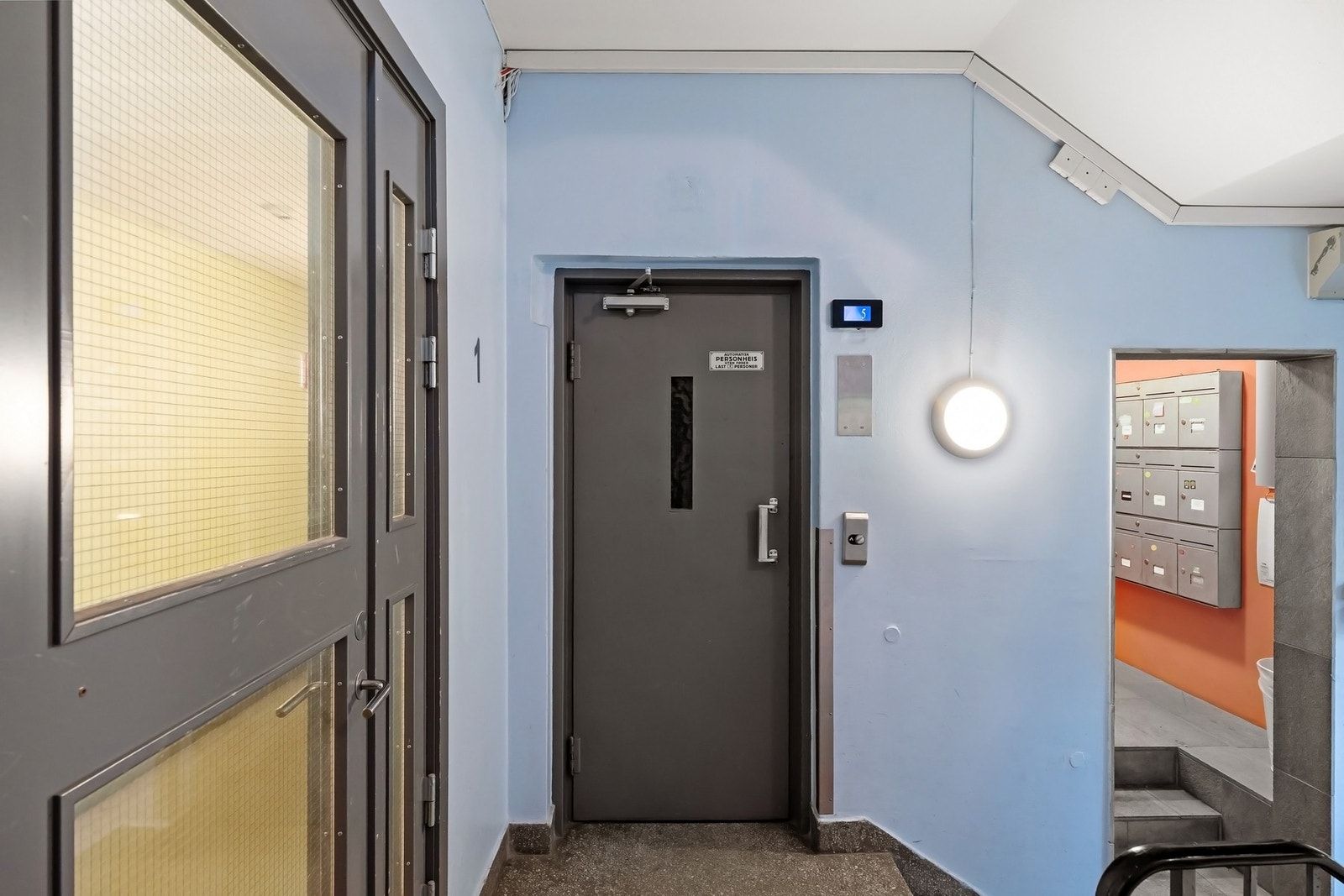Det er heis i bygget. Galleribilde
