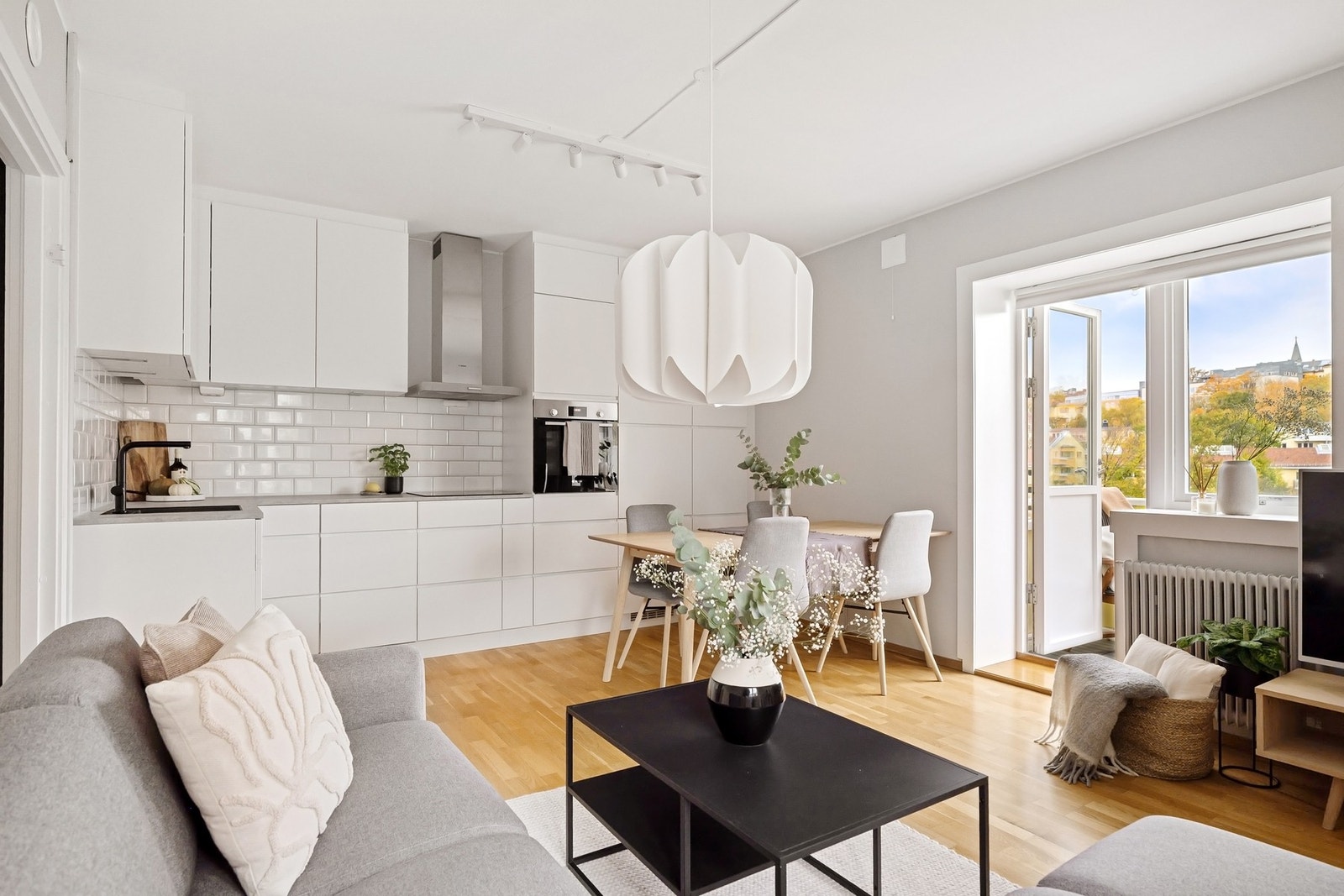 Dette er en lys og moderne 2-roms hjørneleilighet. Galleribilde