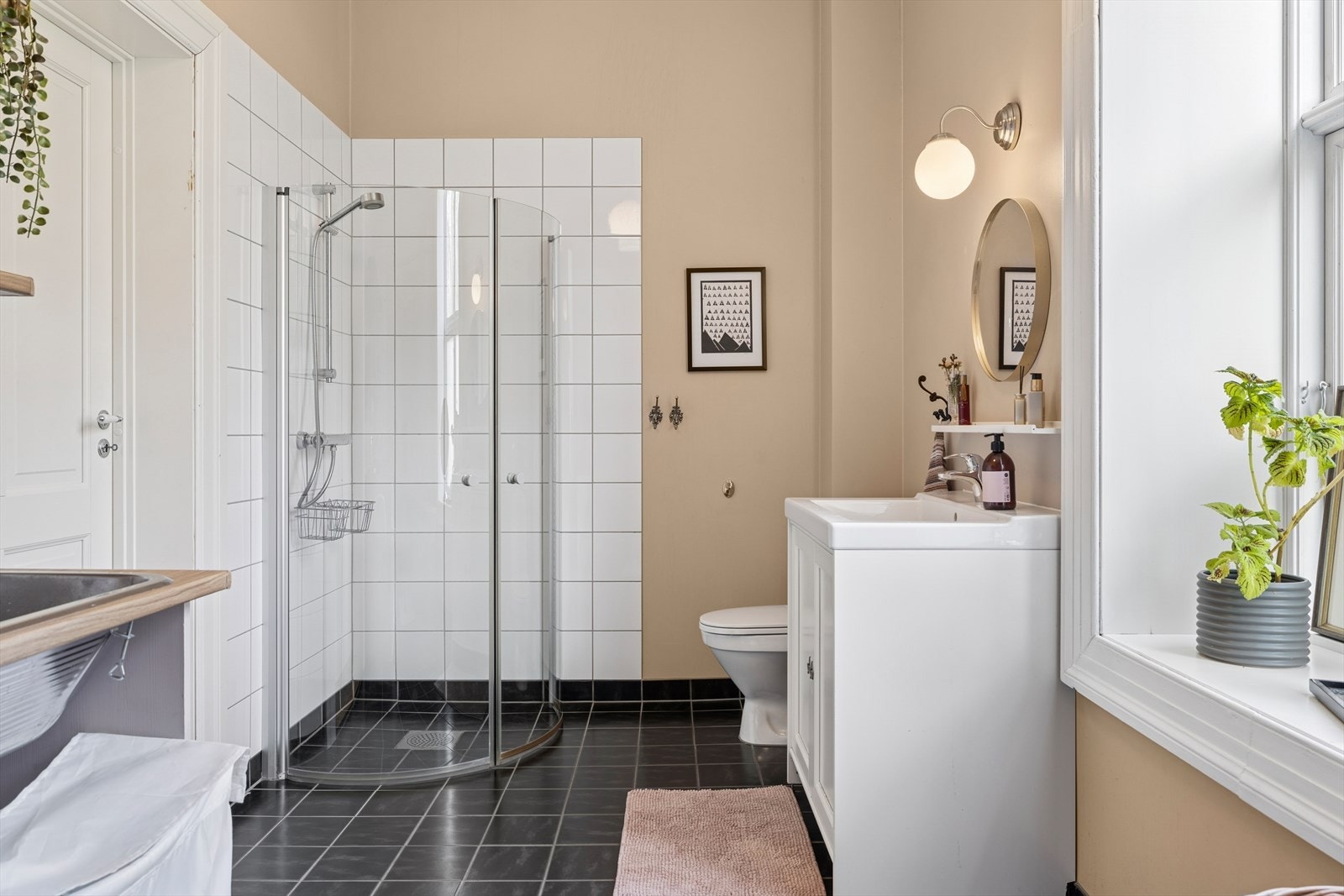 Bad i 1. etasje Galleribilde