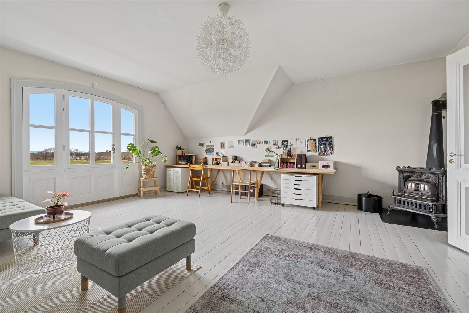 Stor og nydelig stue i 2. etasje Galleribilde