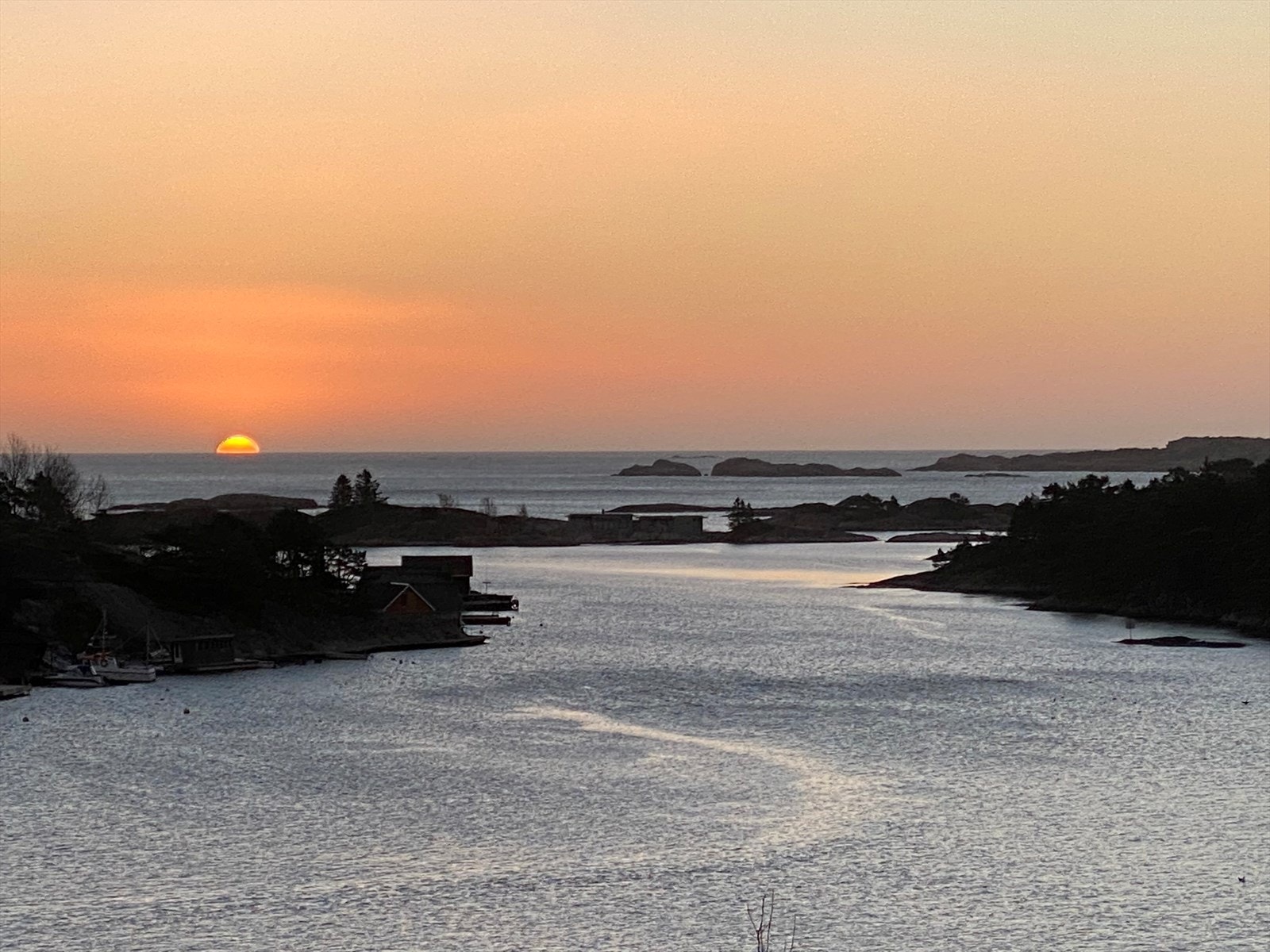 Bilde fra selger - Fargespillet kan virkelig nytes fra eiendommen Galleribilde