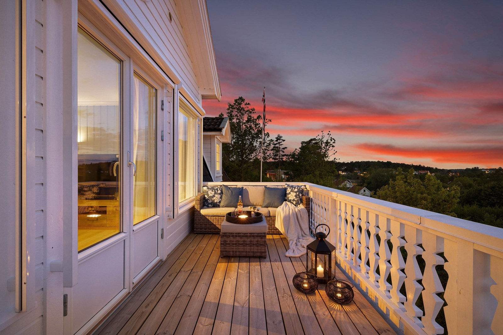 I sommermånedene er kveldssolen på balkongen helt til den går ned. Galleribilde