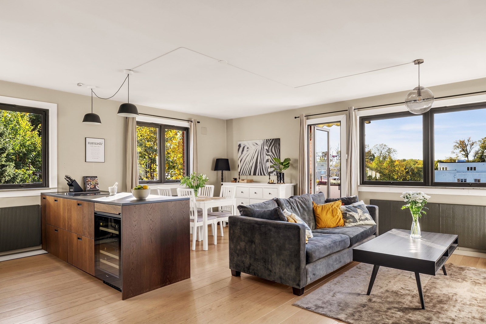 Velkommen til Drammensveien 114 - Presentert av Marius Iversen v/ Eiendomsmegler Krogsveen. Galleribilde