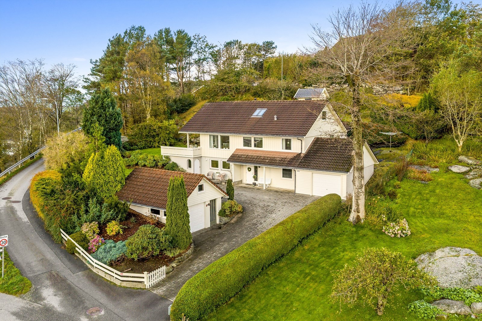 - Thea Edland ved Nordvik Bolig har gleden av å presentere Bruveien 295 - Galleribilde