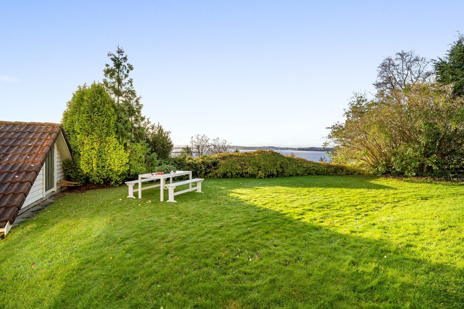 - Flott utsikt også fra hagen - Galleribilde