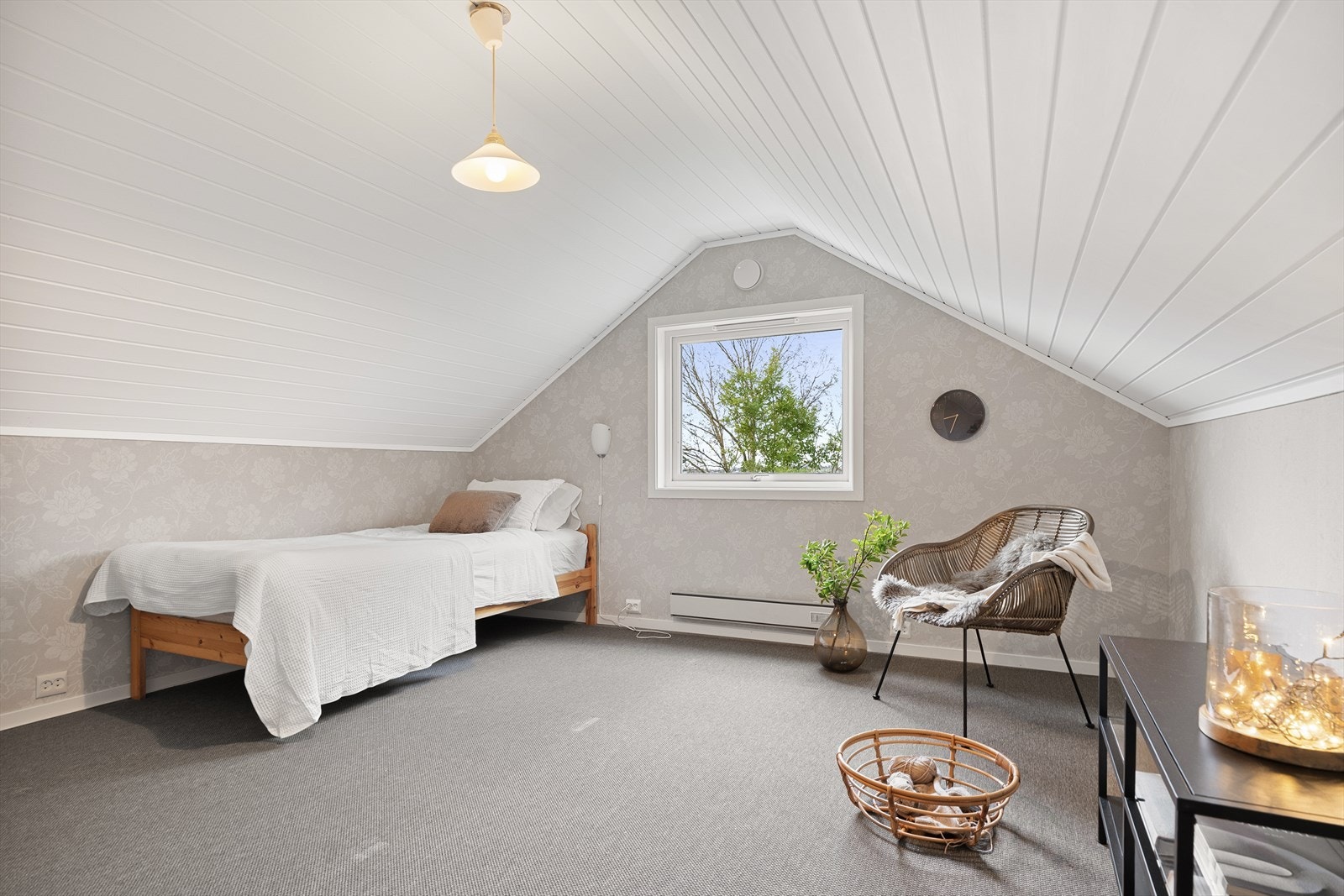 - Begge rom på loft er brukt som soverom, og er av god størrelse (ikke omsøkt) - Galleribilde