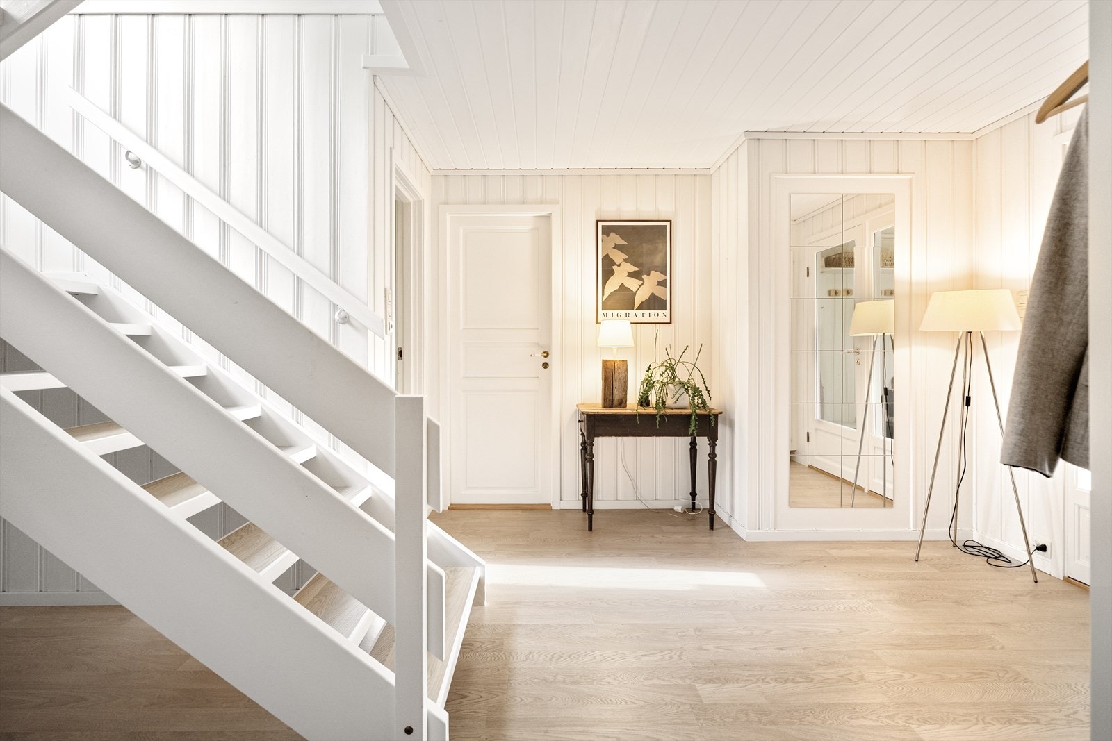 - Underetasjen byr på flott parkett og gode lagringsmuligheter - Galleribilde