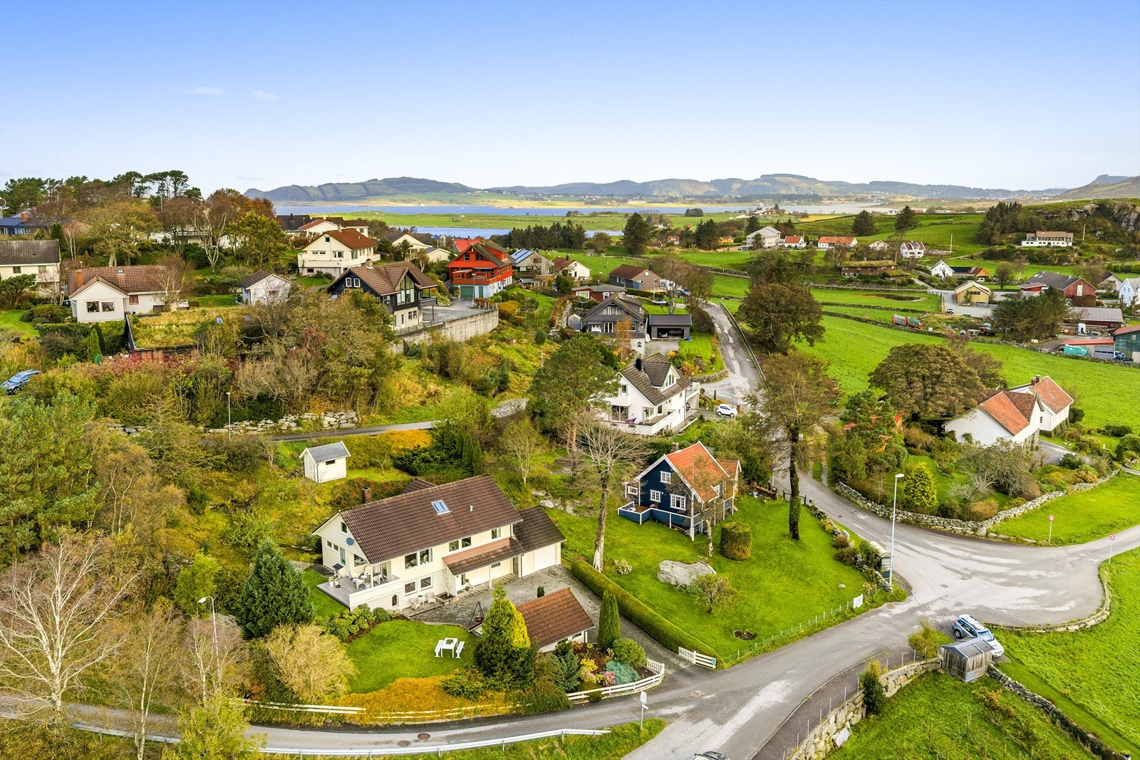 - Hyggelig boligfelt med bussholdeplass kun meter fra boligen - Galleribilde