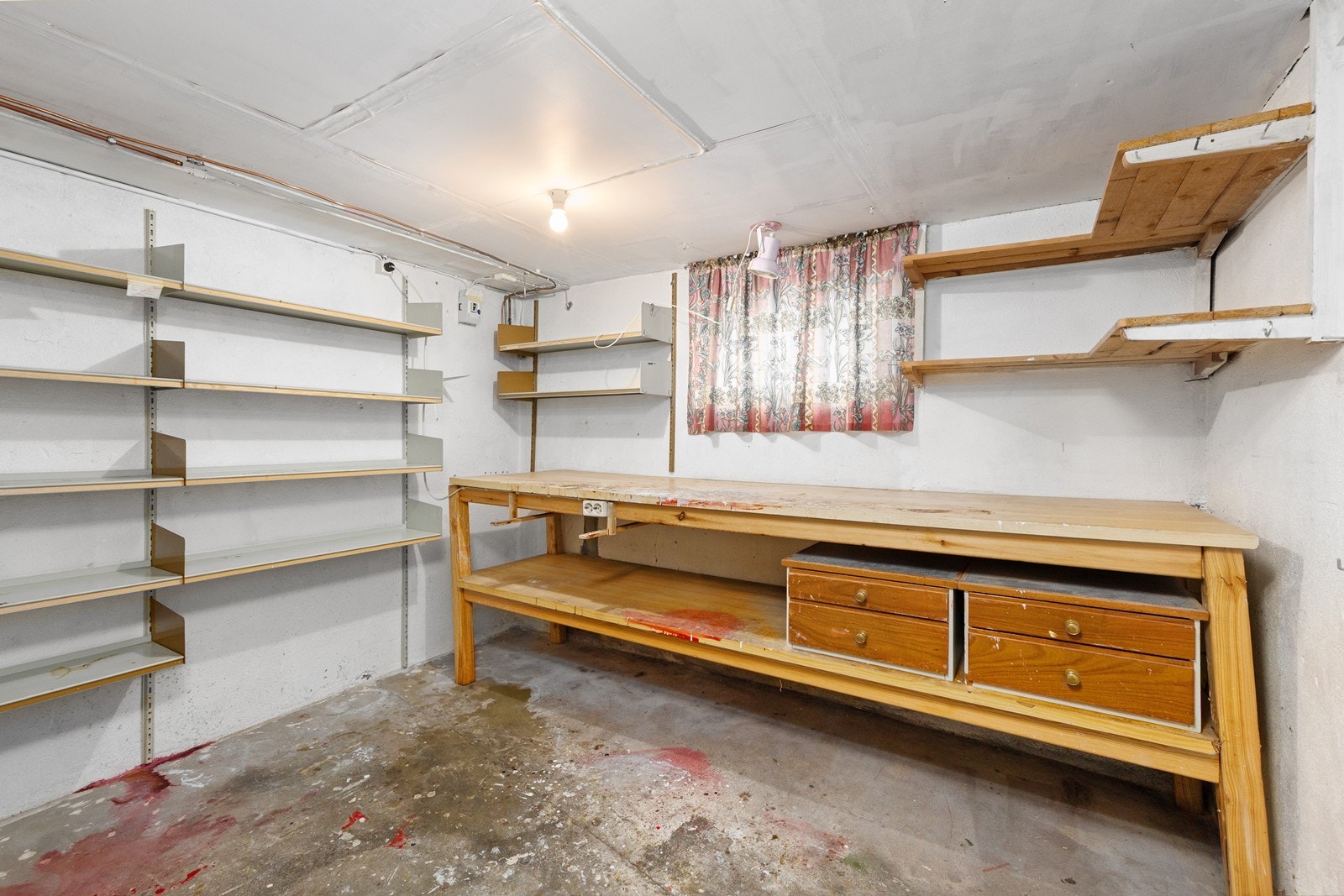 Etasjen byr på gode lagringsmuligheter. Galleribilde