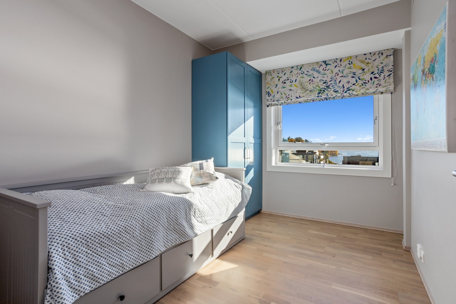 Soverom 3 med garderobe. Galleribilde