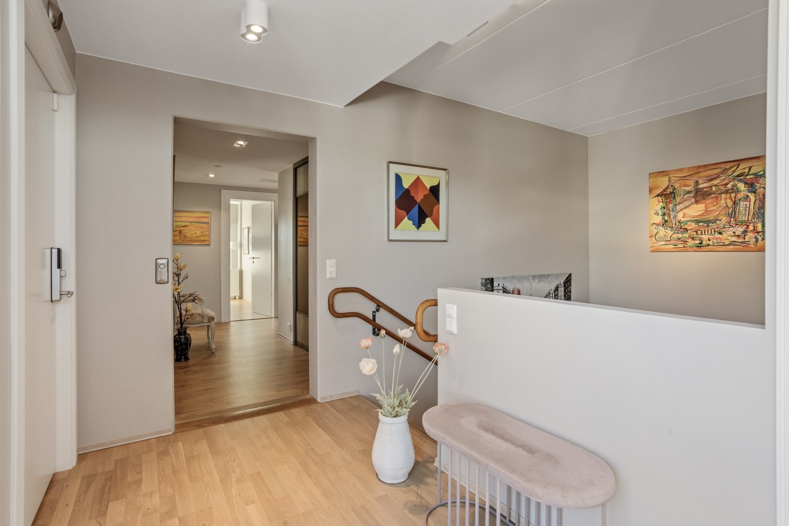 Trivelig entrè som ønsker deg velkommen inn. Galleribilde