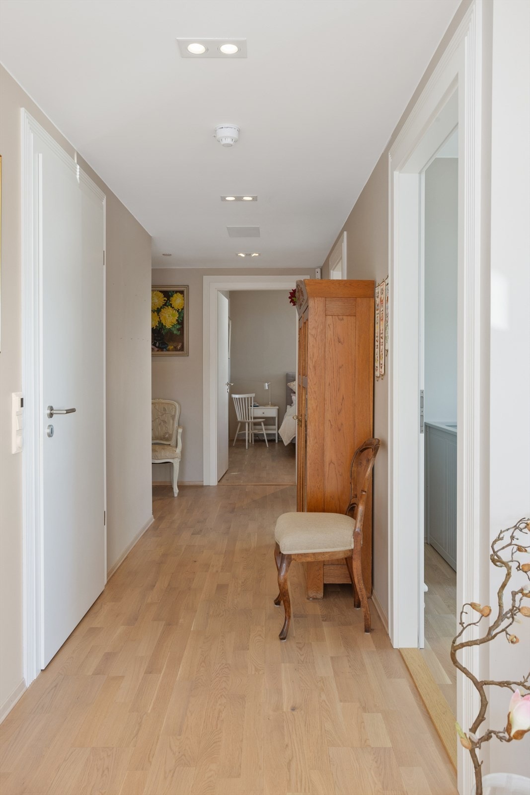 Luftig gang. Galleribilde