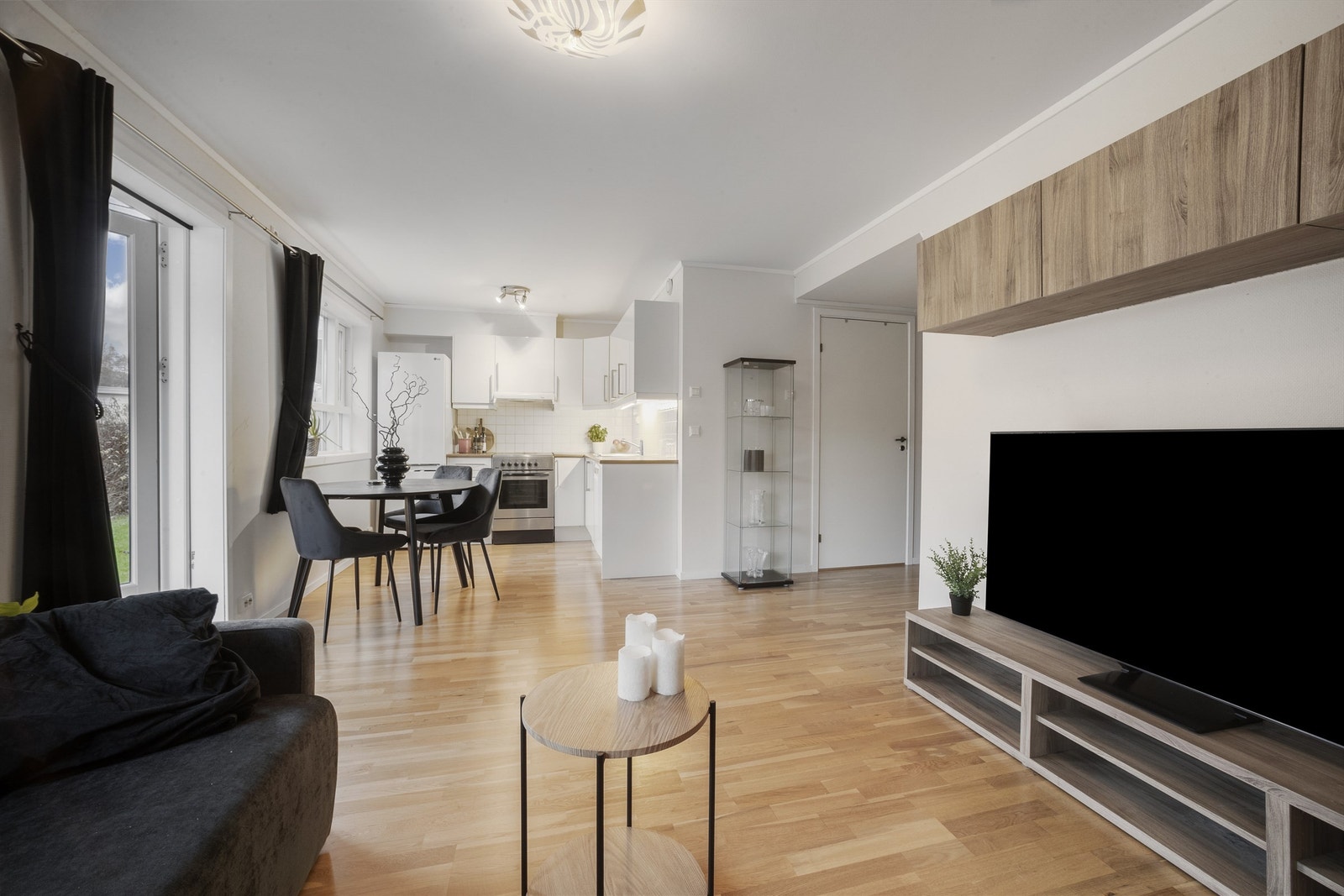 Spiseplassen kan enkelt innredes i tilknytning til kjøkkenet, noe som gir en naturlig og sosial sone Galleribilde