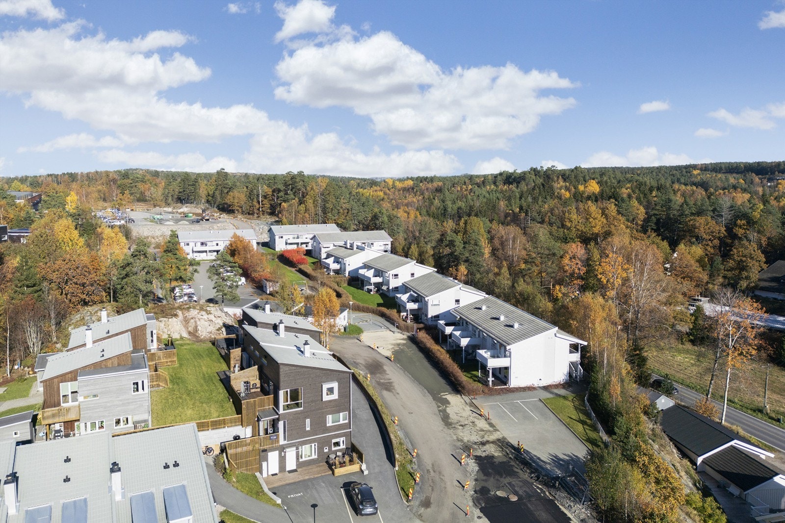 For daglige innkjøp er nærbutikkene Kiwi, kun en tre minutters gåtur unna Galleribilde