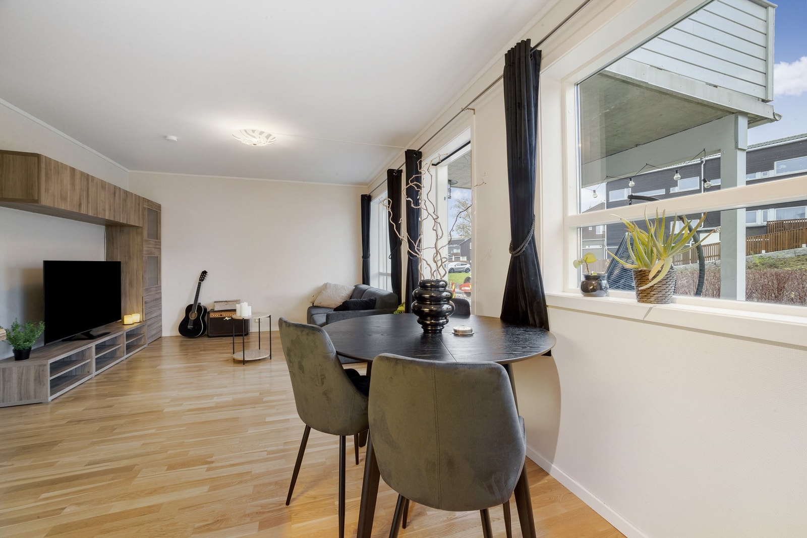 Gulv er belagt med parkett Galleribilde