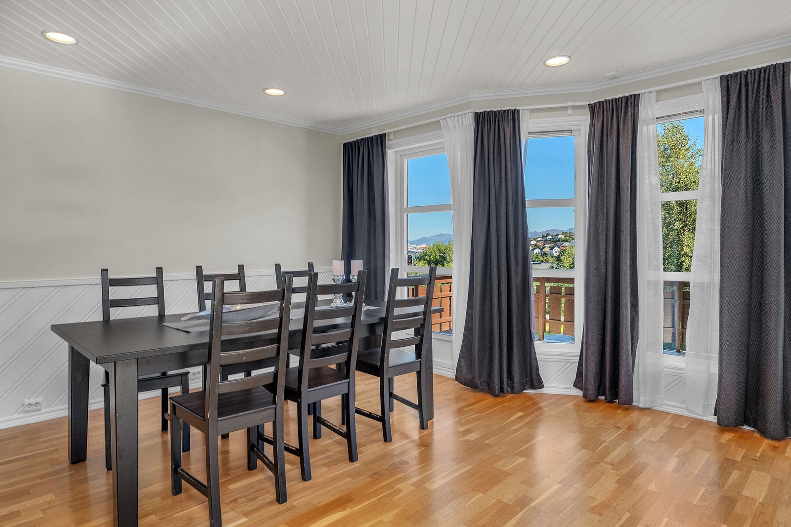 Herfra er det direkte utgang til veranda. Galleribilde