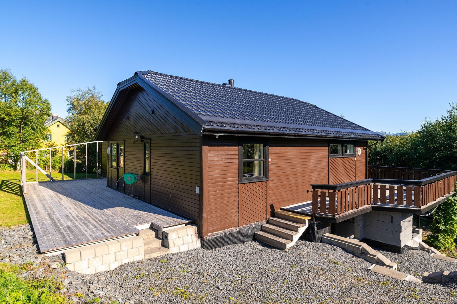 Fasader mot nordvest og sørvest. Galleribilde