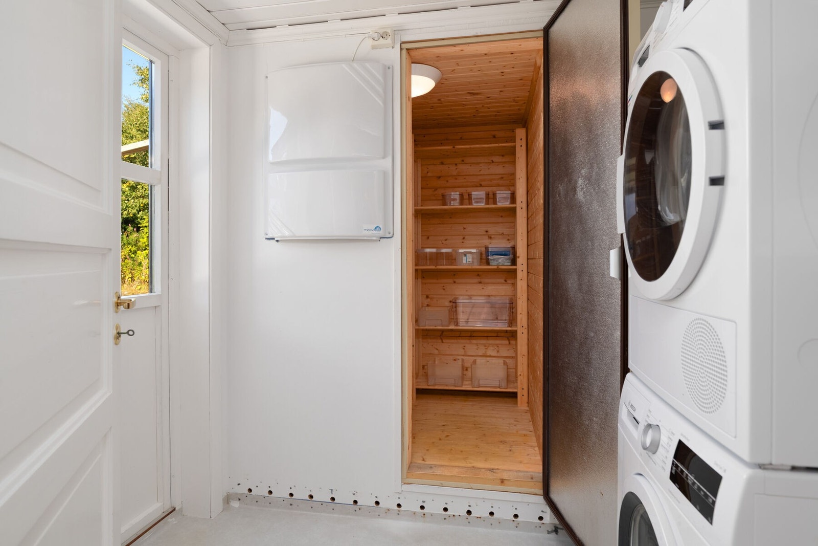 Vaskerom og kjølerom. Herfra er det også utgang til platting. Galleribilde