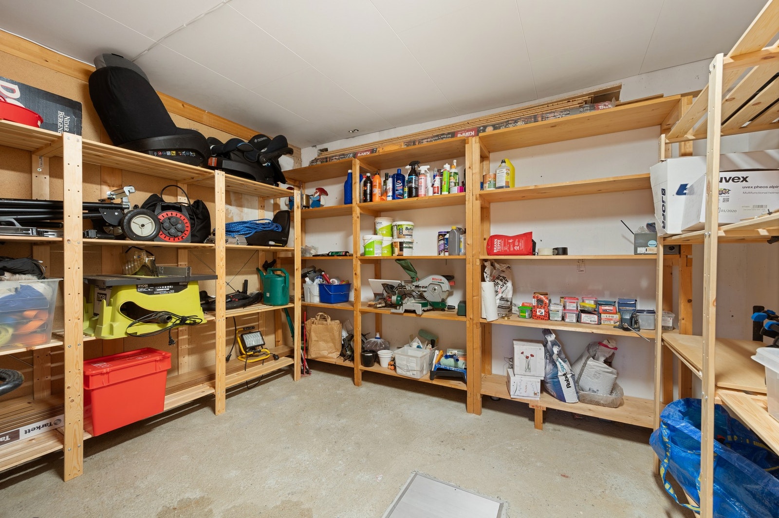 Det er godt med lagringsplass i boligen. Galleribilde