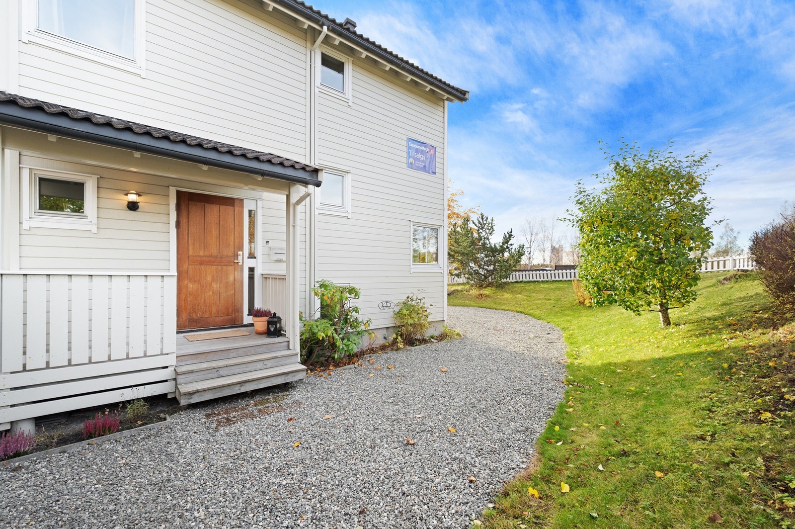 Pent opparbeidet hjørnetomt på 401 kvm. Galleribilde