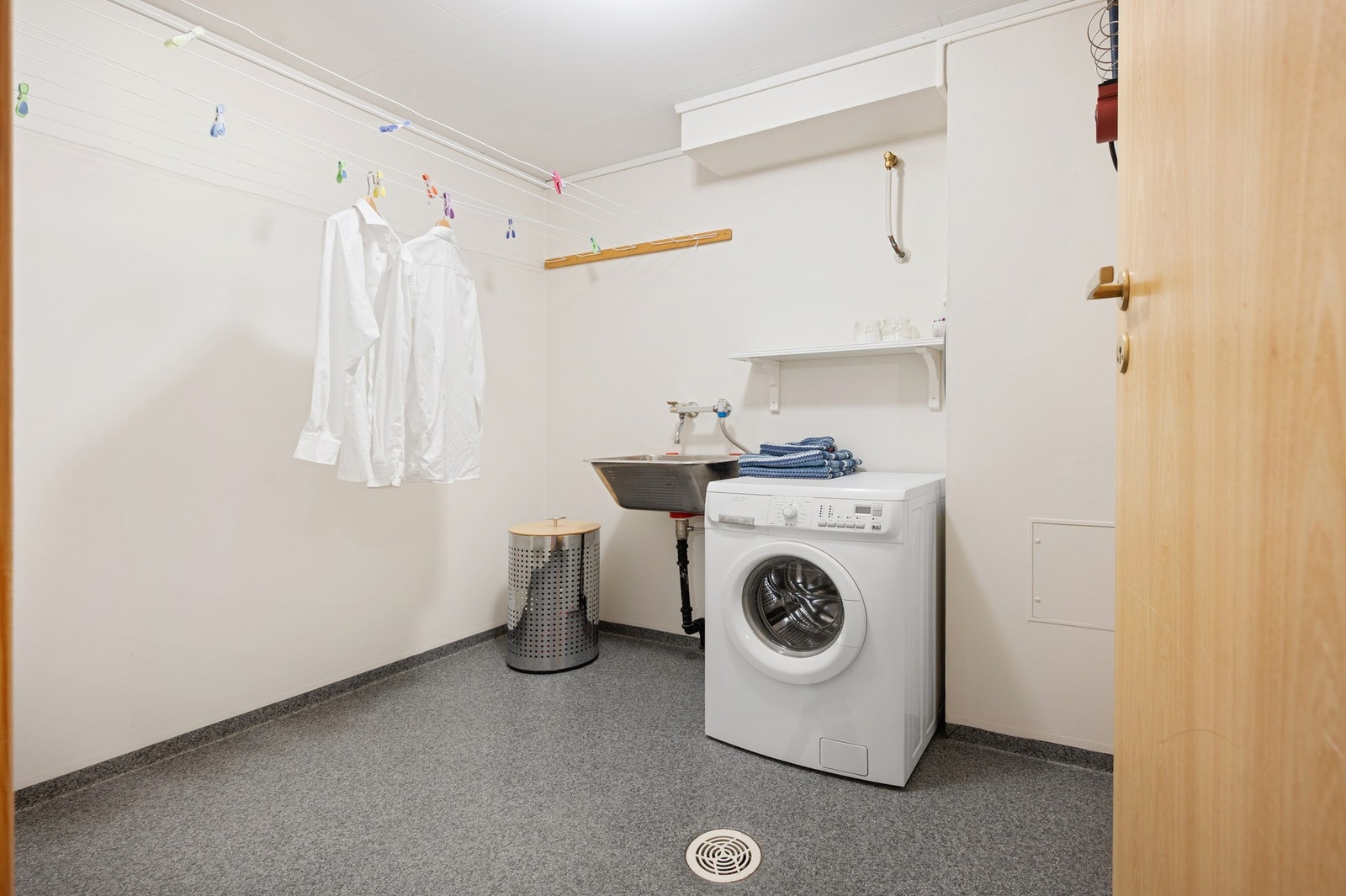 Praktisk vaskerom nede i kjeller. Galleribilde