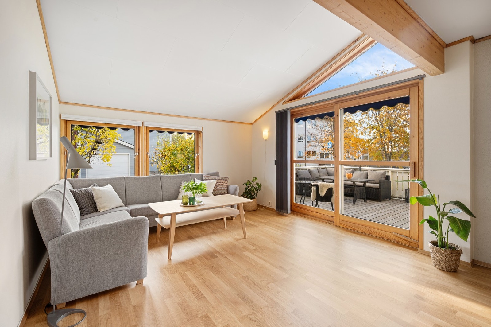 Fra stuen er det direkte utgang til terrasse. Galleribilde