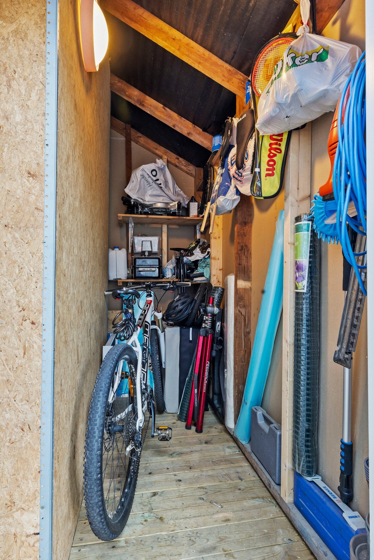 Like ved inngangspartiet finner du en utvendig bod på 2,3 m² Galleribilde