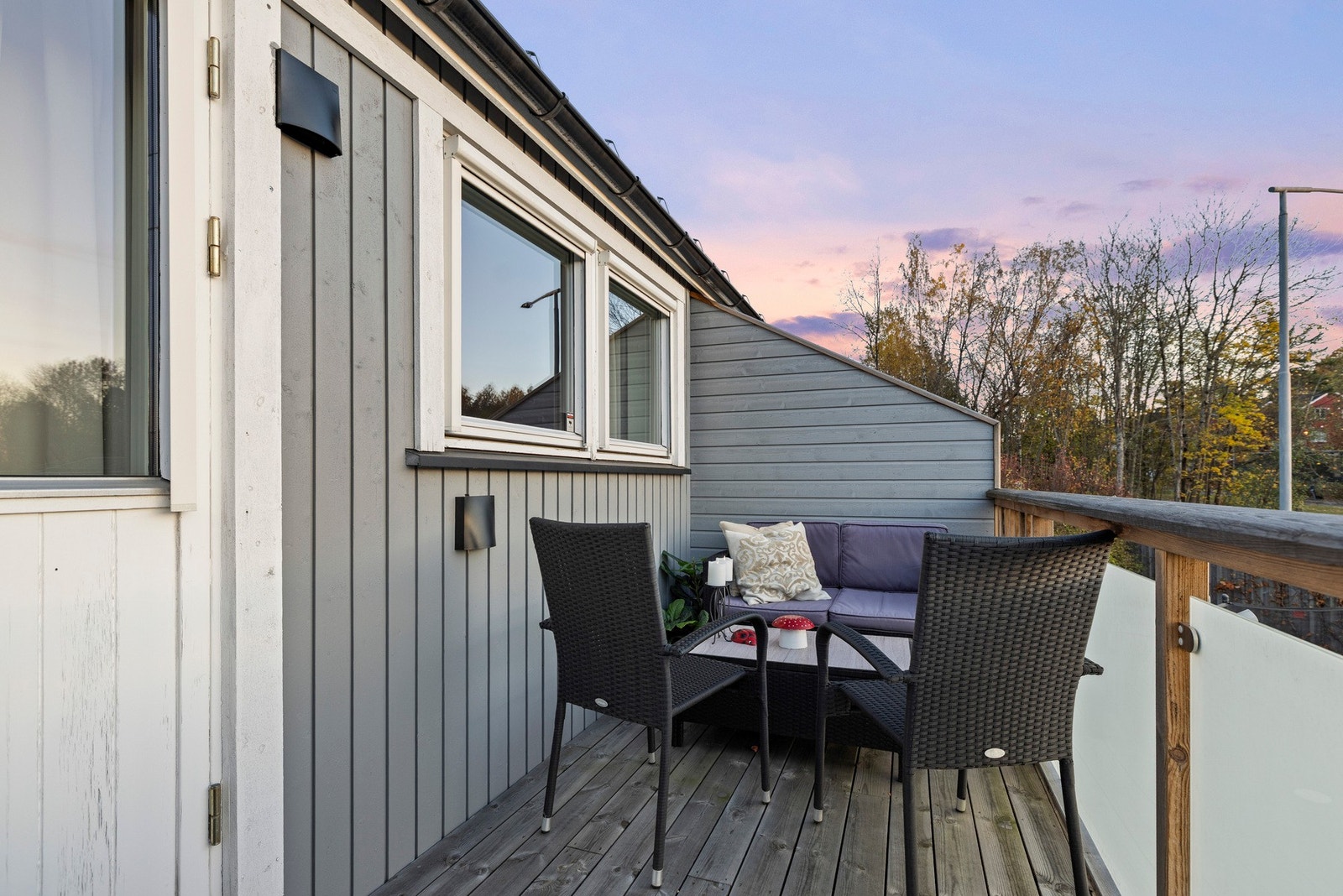 Soverommet har utgang til den vestvendte balkongen på ca. 8 m² Galleribilde