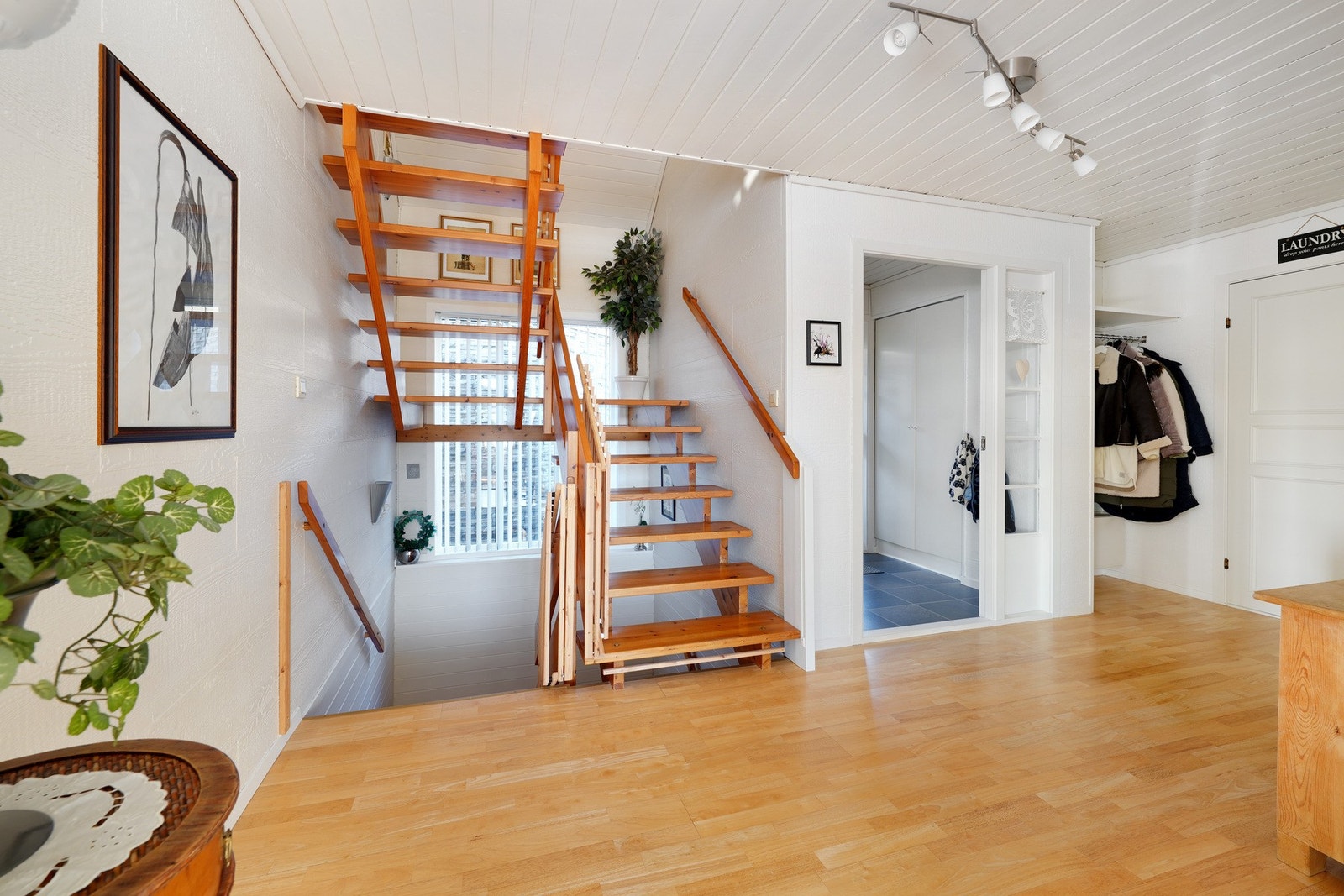 Boligen går over tre plan og er svært innholdsrik. Galleribilde