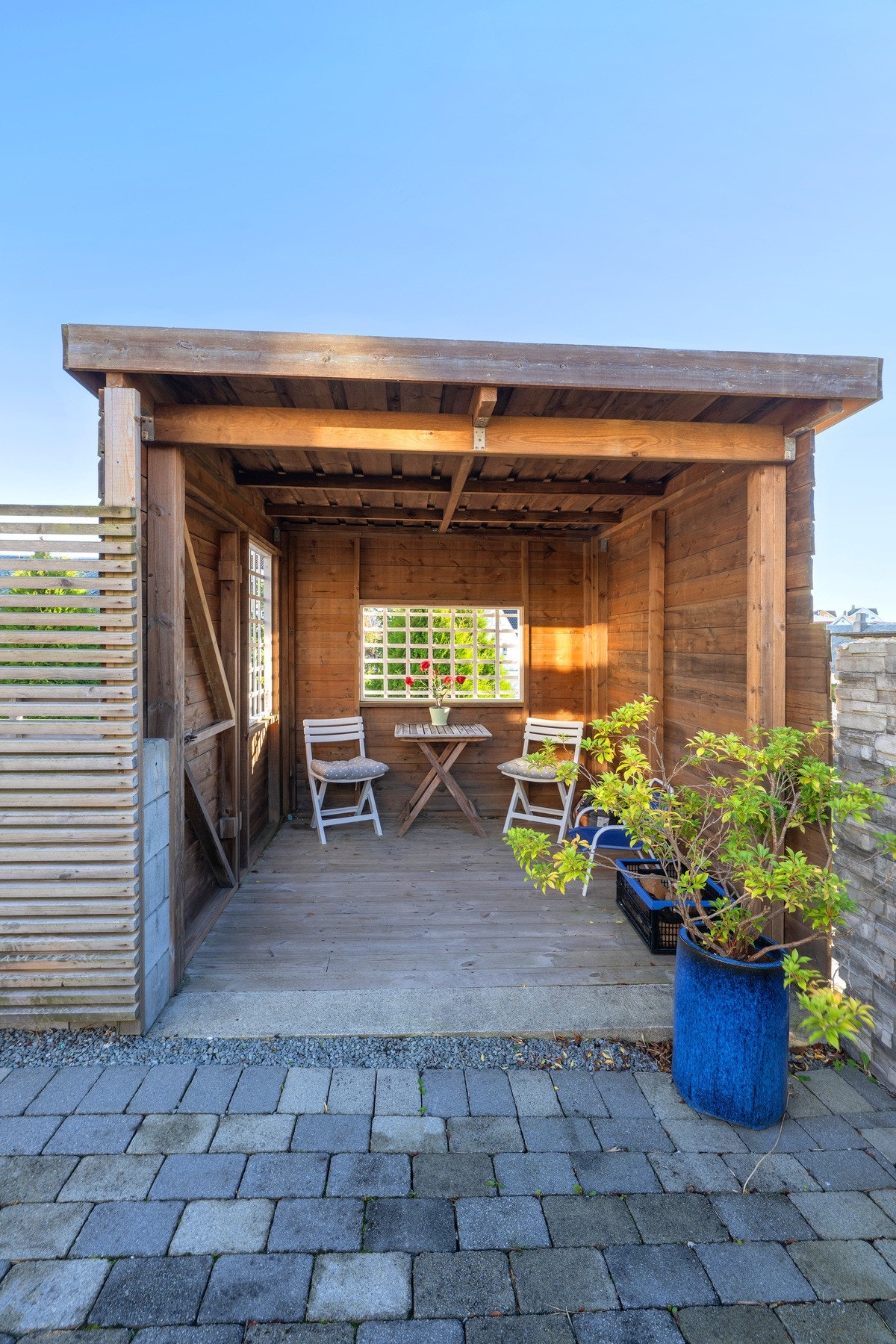 Perfekt sted å nyte noe godt i glasset en sen sommerkveld. Galleribilde