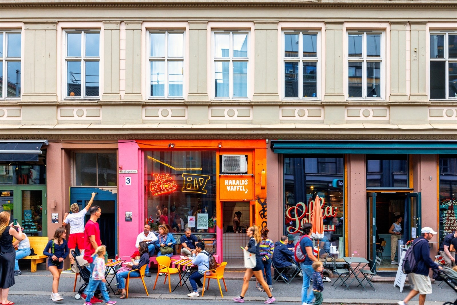 Kort vei til både kulinariske opplevelser og attraktivt shoppingtilbud på Grünerløkka Galleribilde