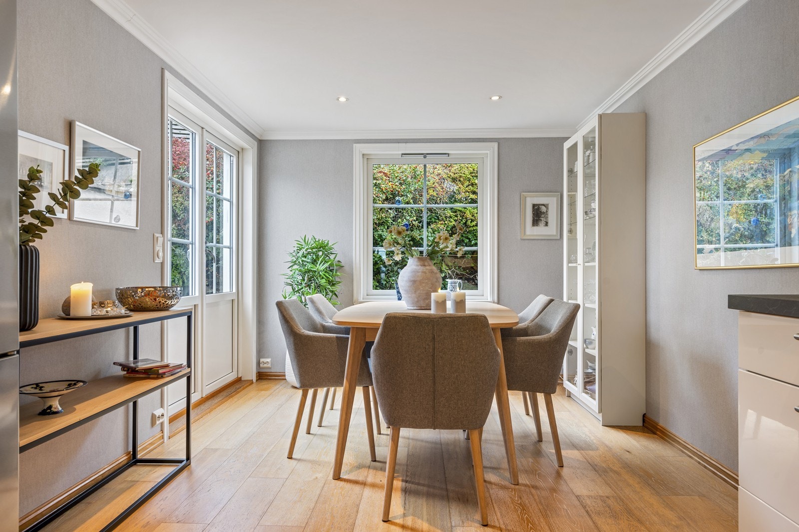 Spiseplass i kjøkken Galleribilde