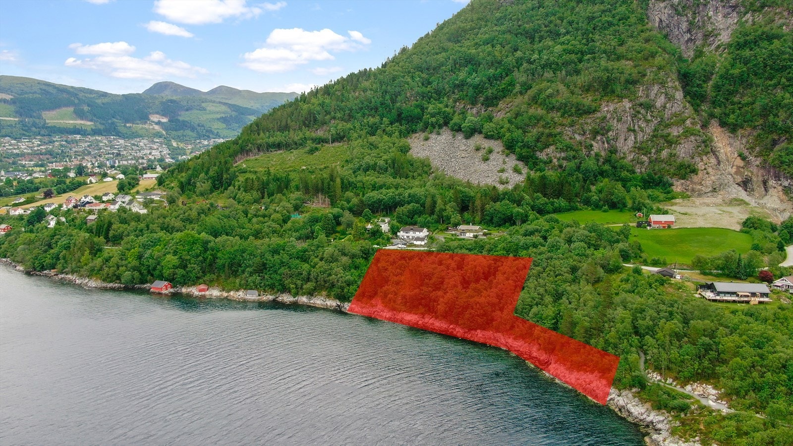 Tomteområde merka med rødt (ca) Galleribilde