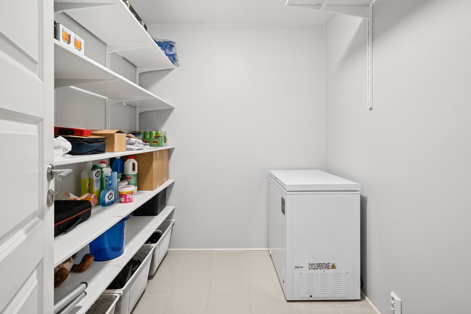 Innvendig bod Galleribilde