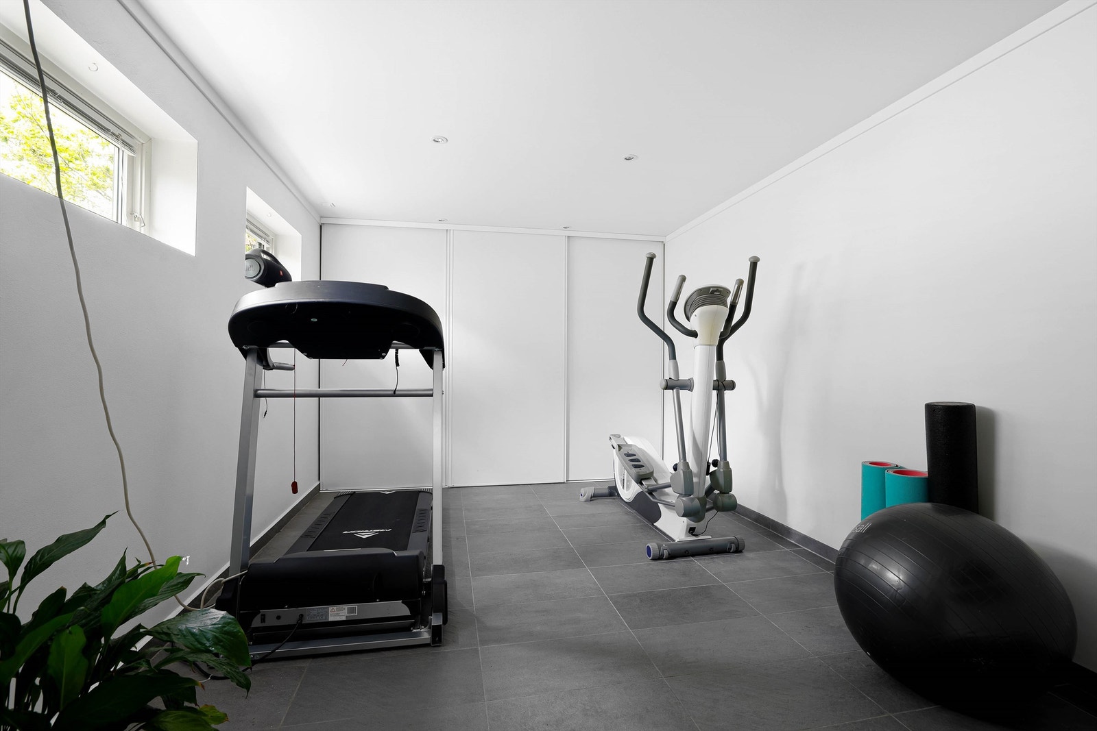 Dette rommet er byggemeldt som teknisk rom, men benyttes i dag som trimrom. Galleribilde