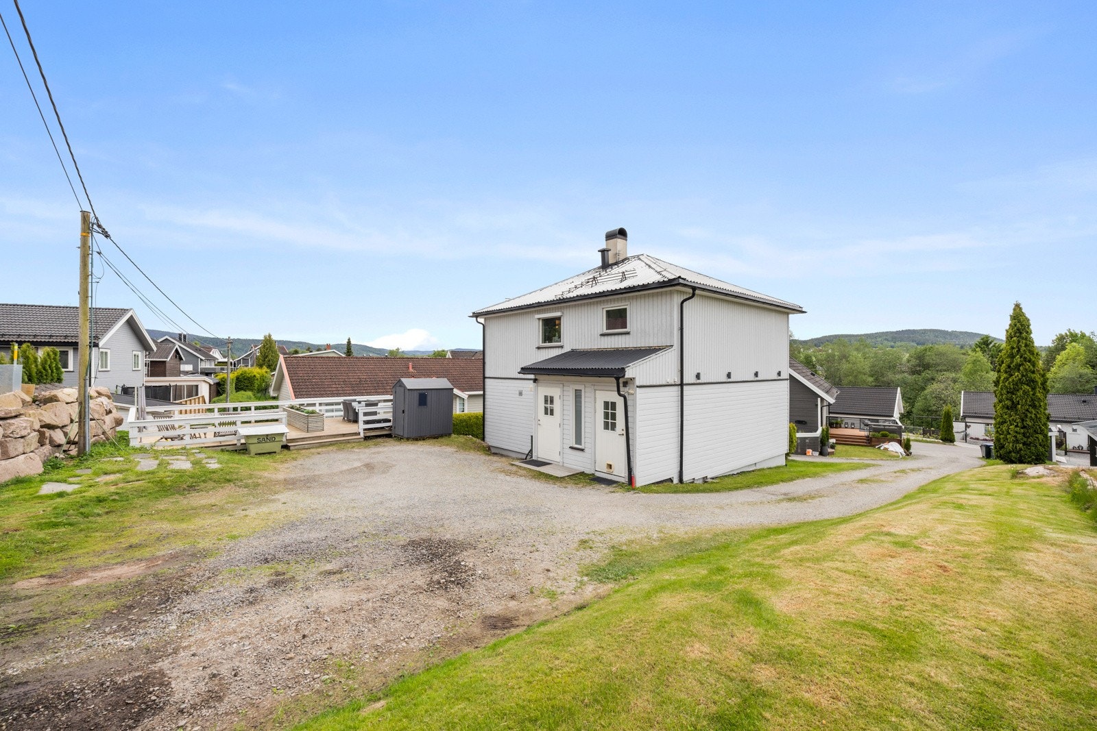 Halvpart tomannsbolig - denne seksjonen som selges ligger i 2. etasje. Galleribilde