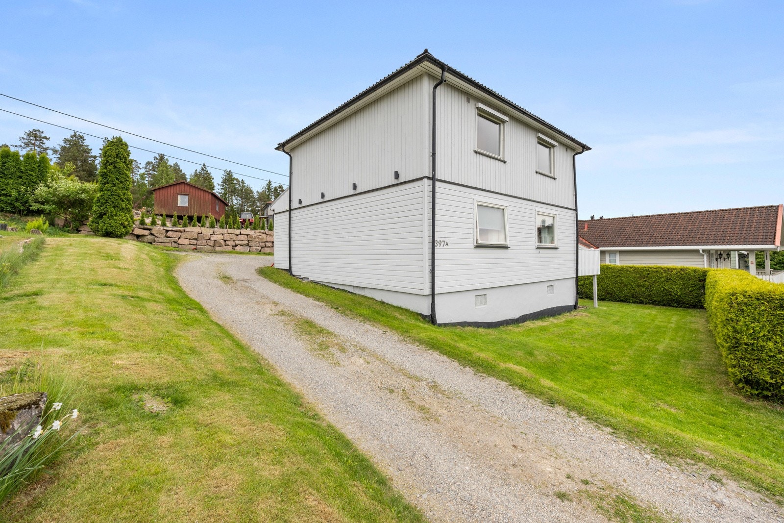 Privat vei opp til huset. Galleribilde