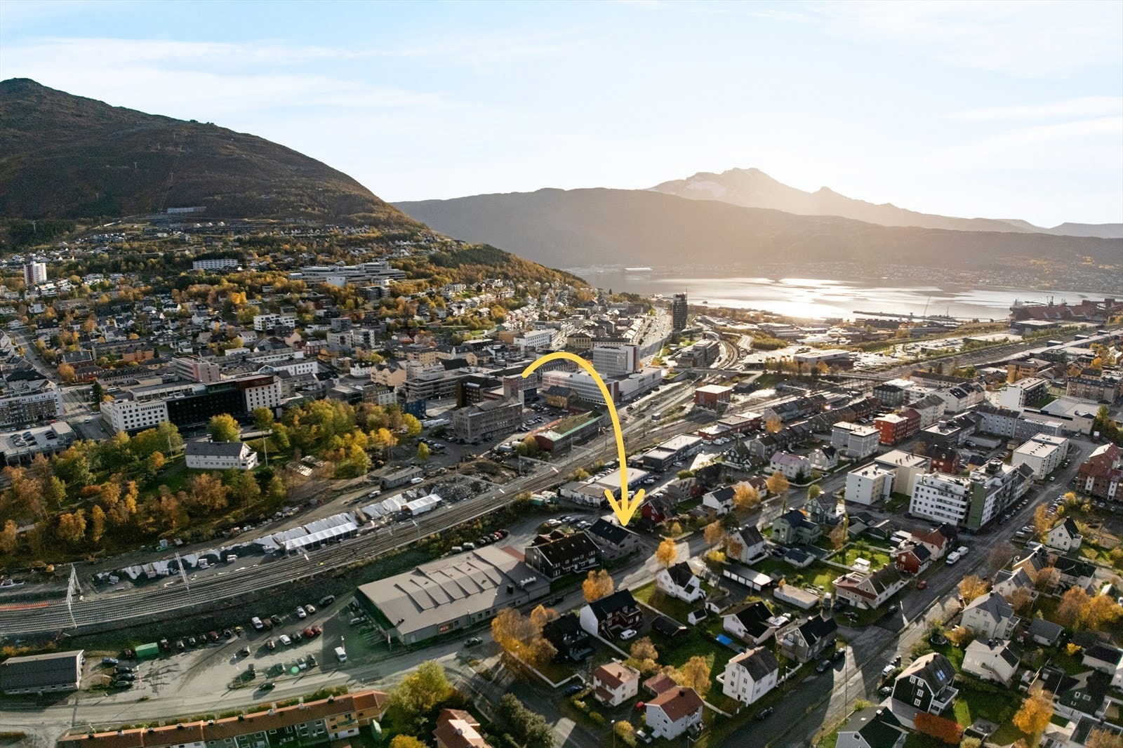 Her er det kort vei til dagligvarer og øvrige fasiliteter i sentrum Galleribilde