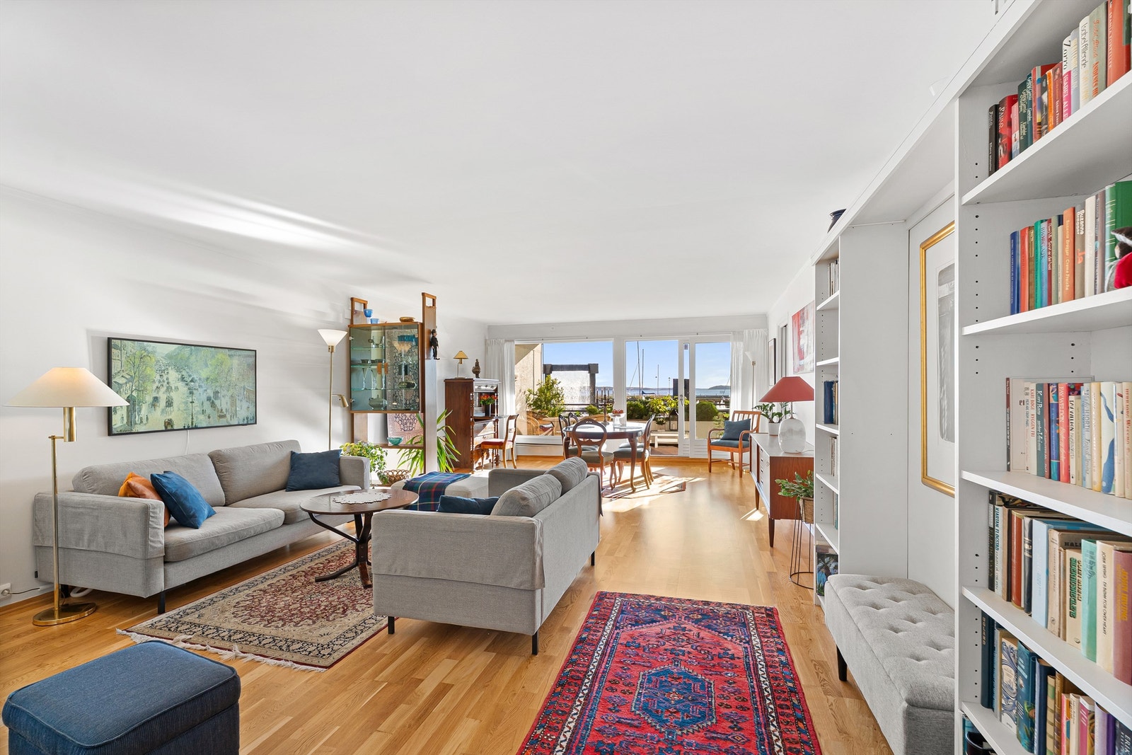 Nydelig utsikt fra hele stuen Galleribilde