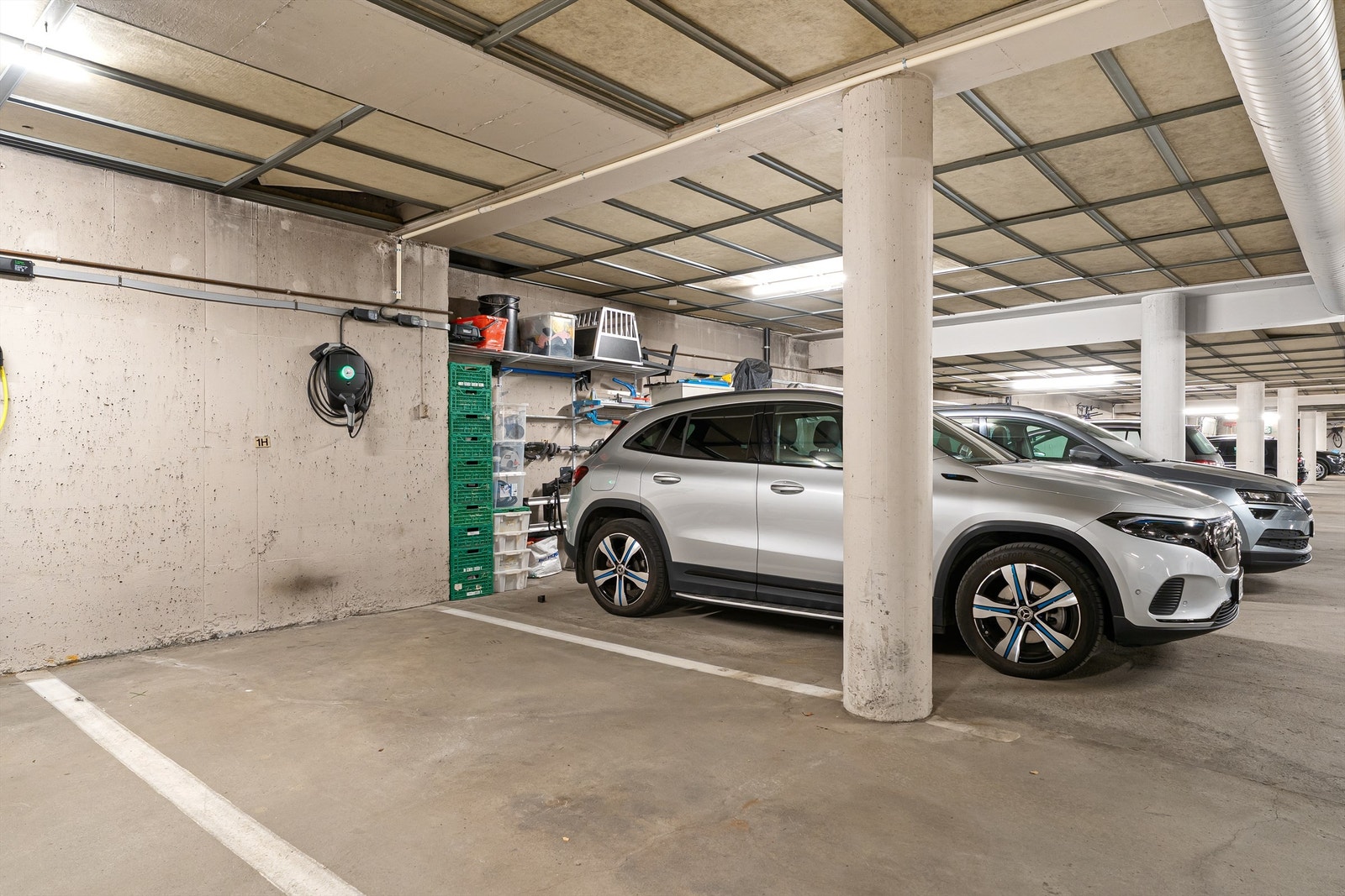 Parkering i kjeller Galleribilde