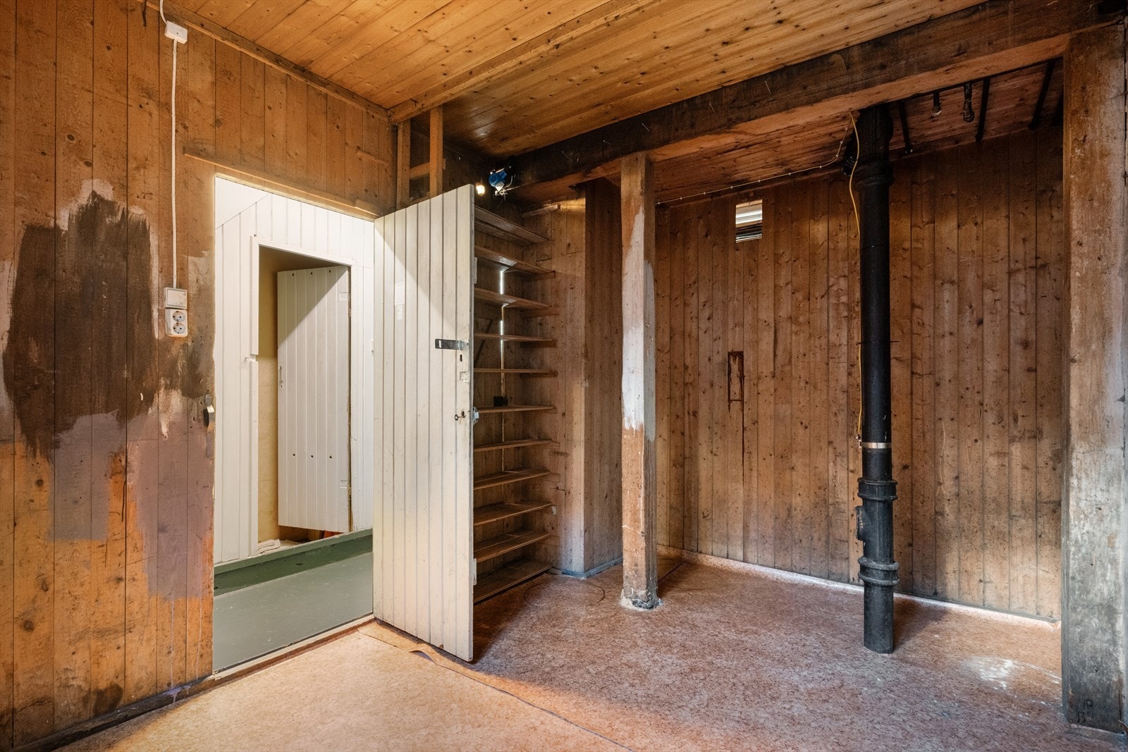 Kjellerboder. Galleribilde