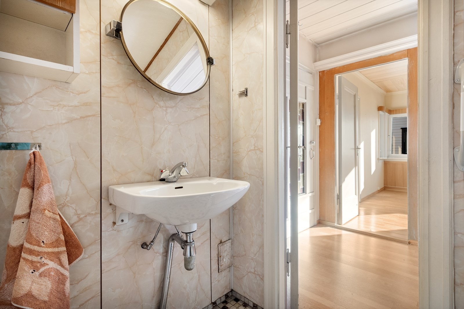 Bad i første etasje Galleribilde