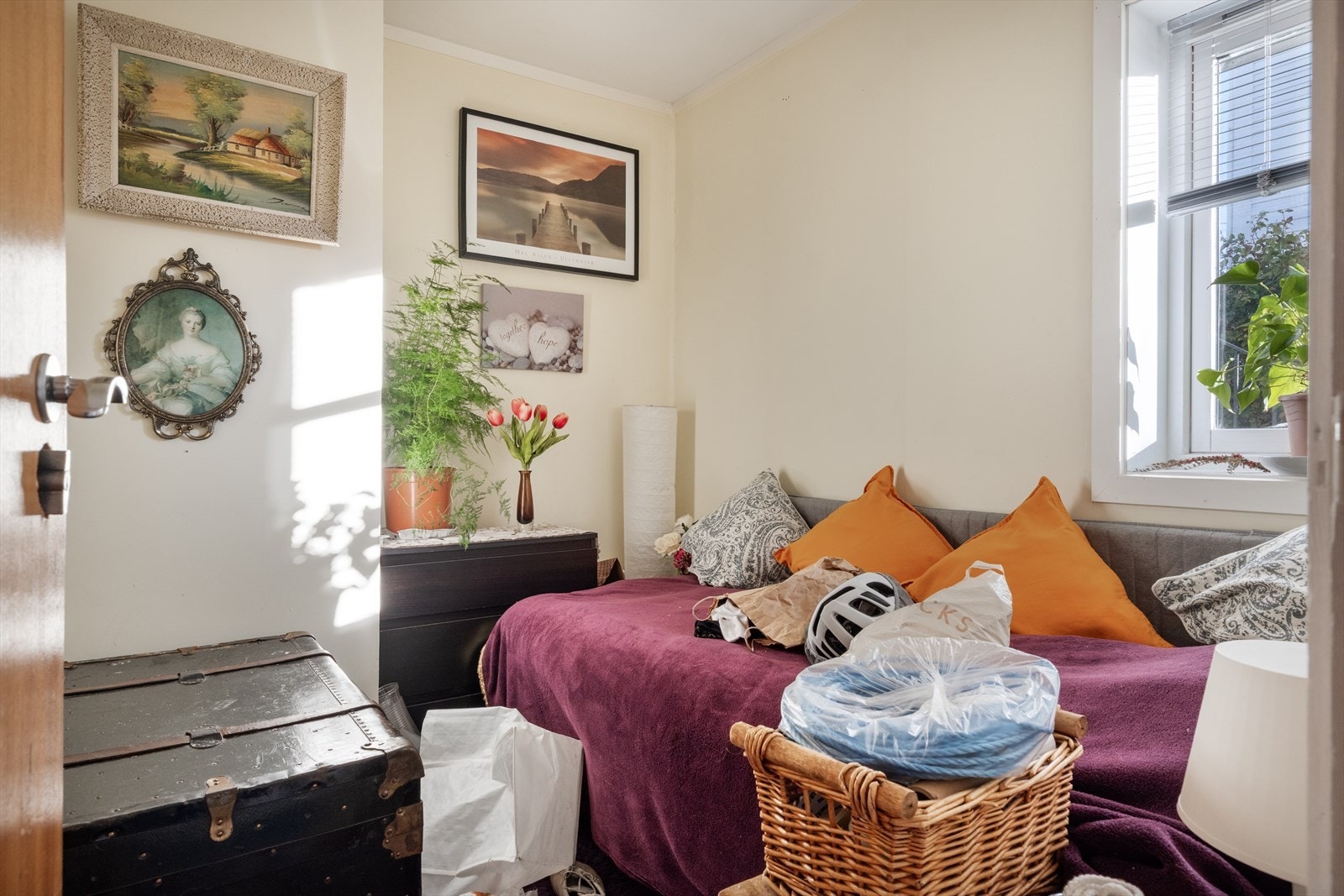 Innredet rom i kjelleren Galleribilde