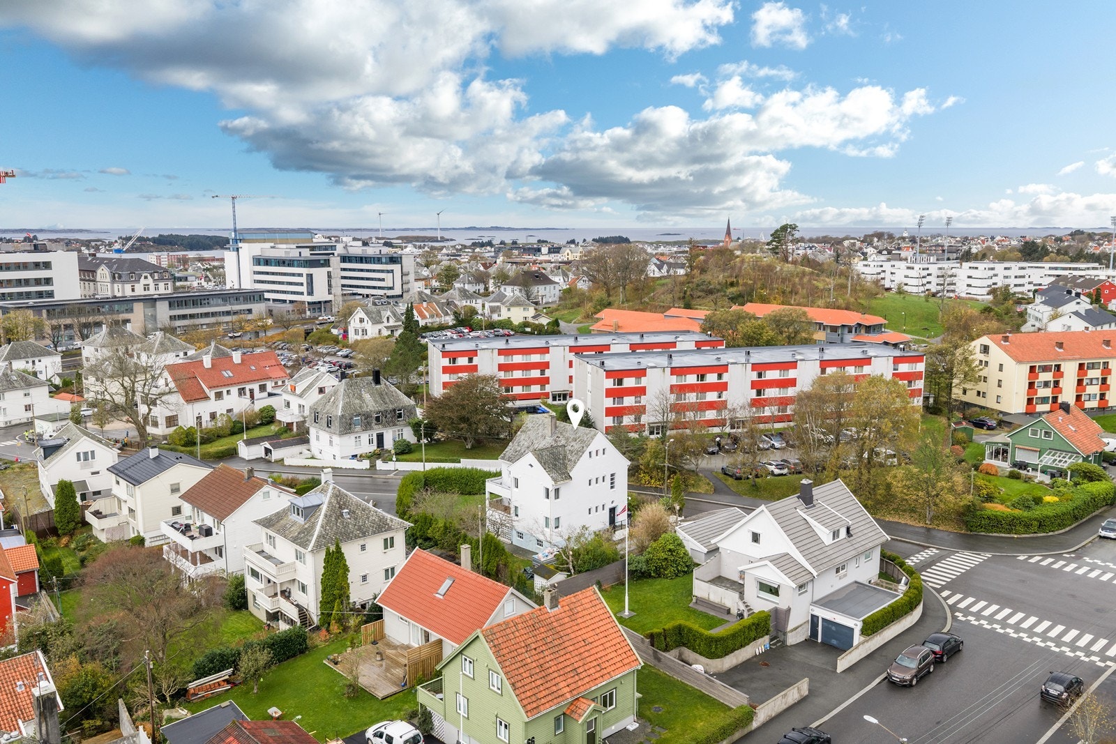 Kort gangavstand er det også til skoler og barnehager (eiendommen sokner til Lillesund) Galleribilde