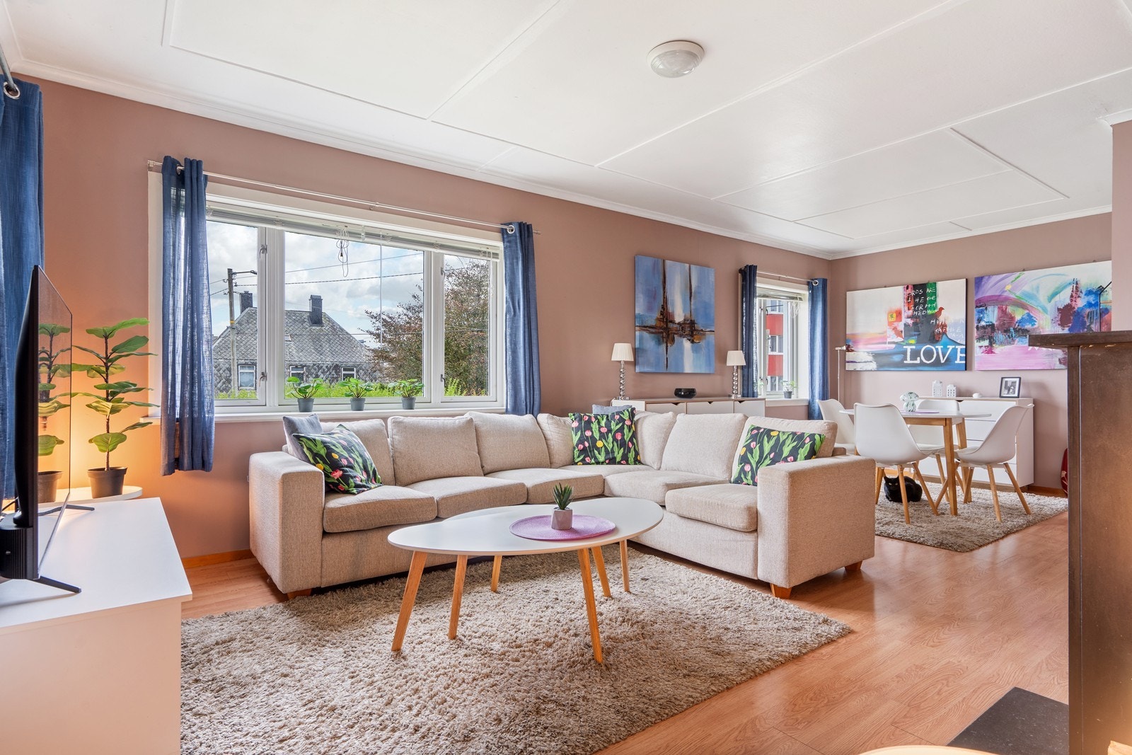 Tomannsboligen er innredet over fire plan Galleribilde