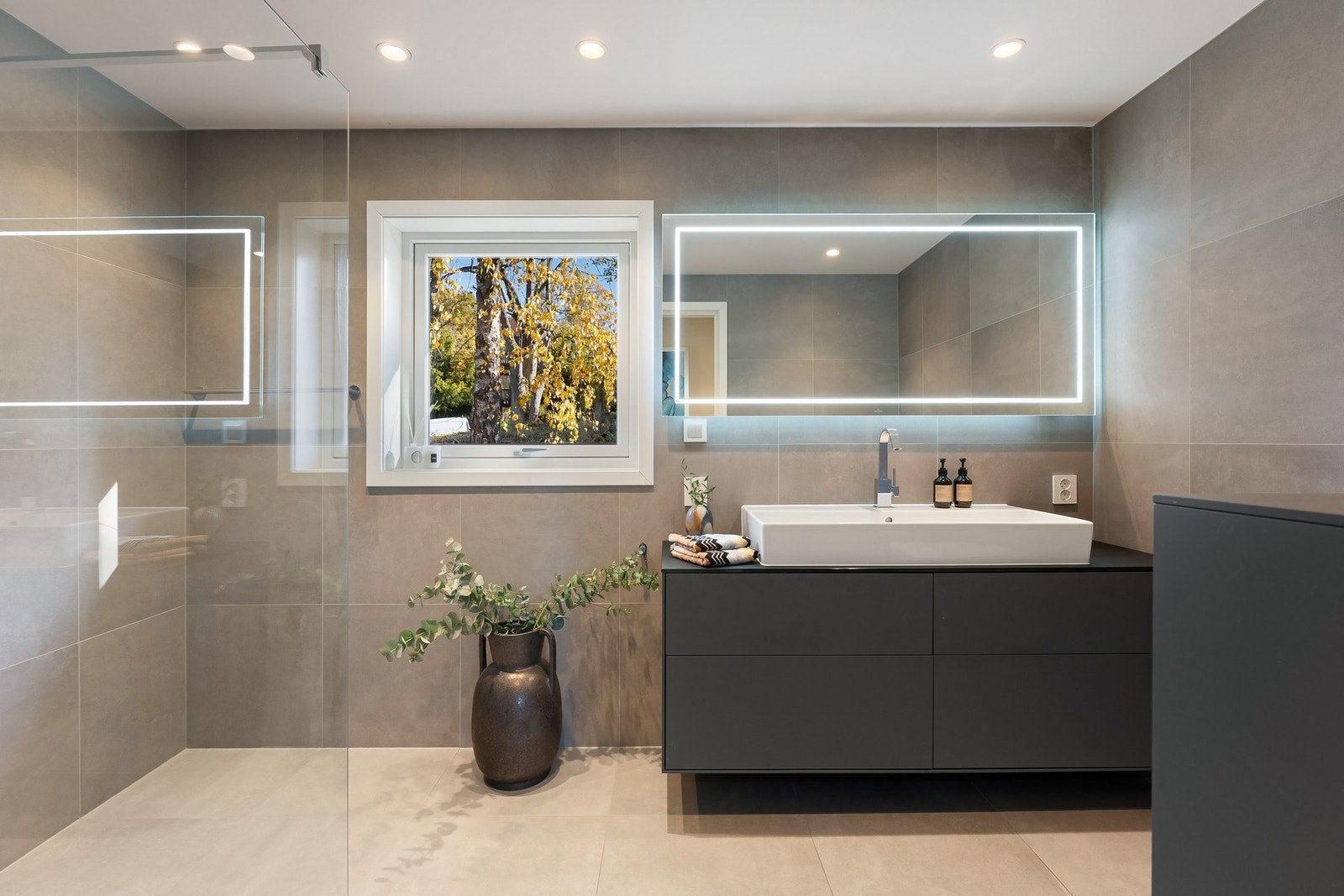 Lekkert baderom fra 2022. Galleribilde