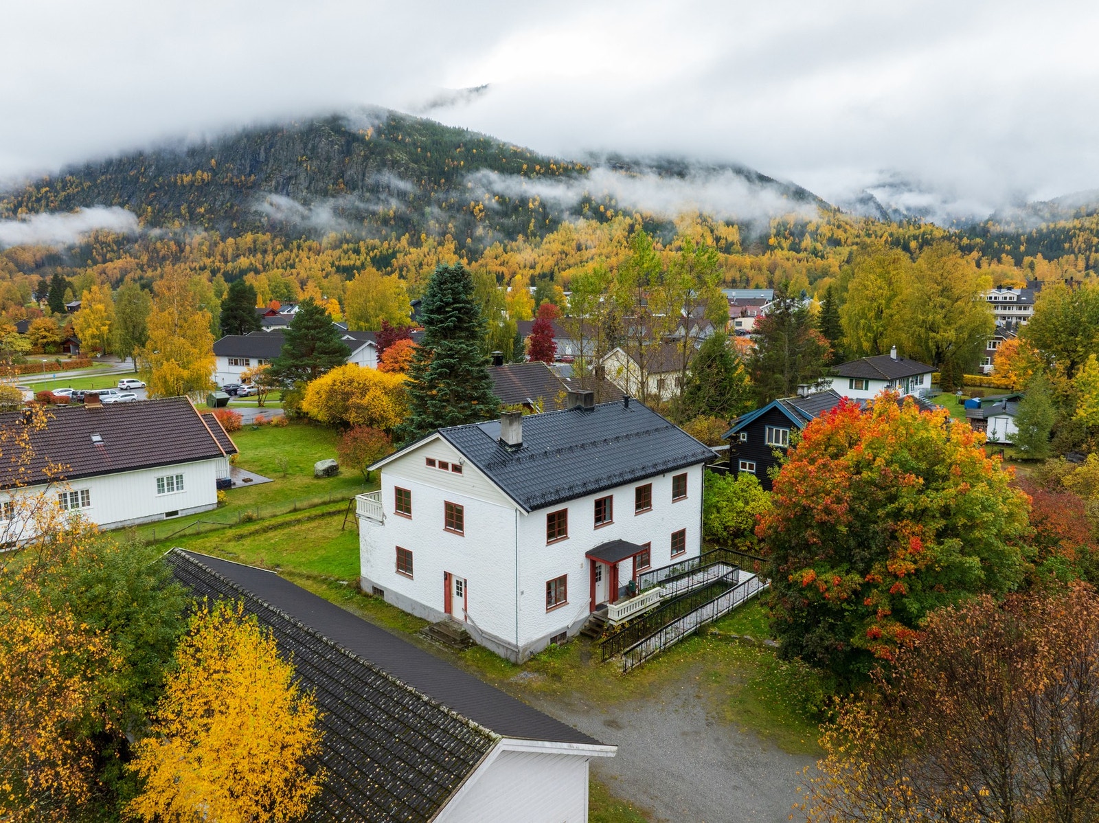 Rolig og usjenert beliggenhet - likevel i umiddelbar nærhet til sentrum. Galleribilde
