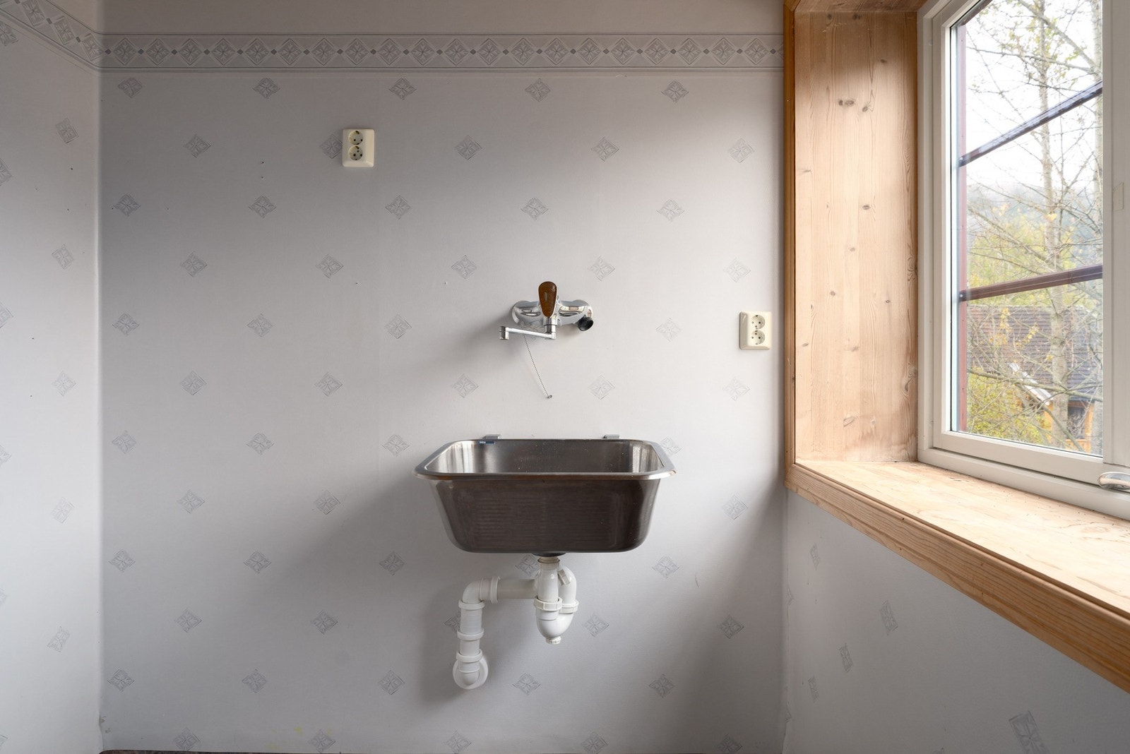 Opplegg for vaskemaskin på bad. Galleribilde